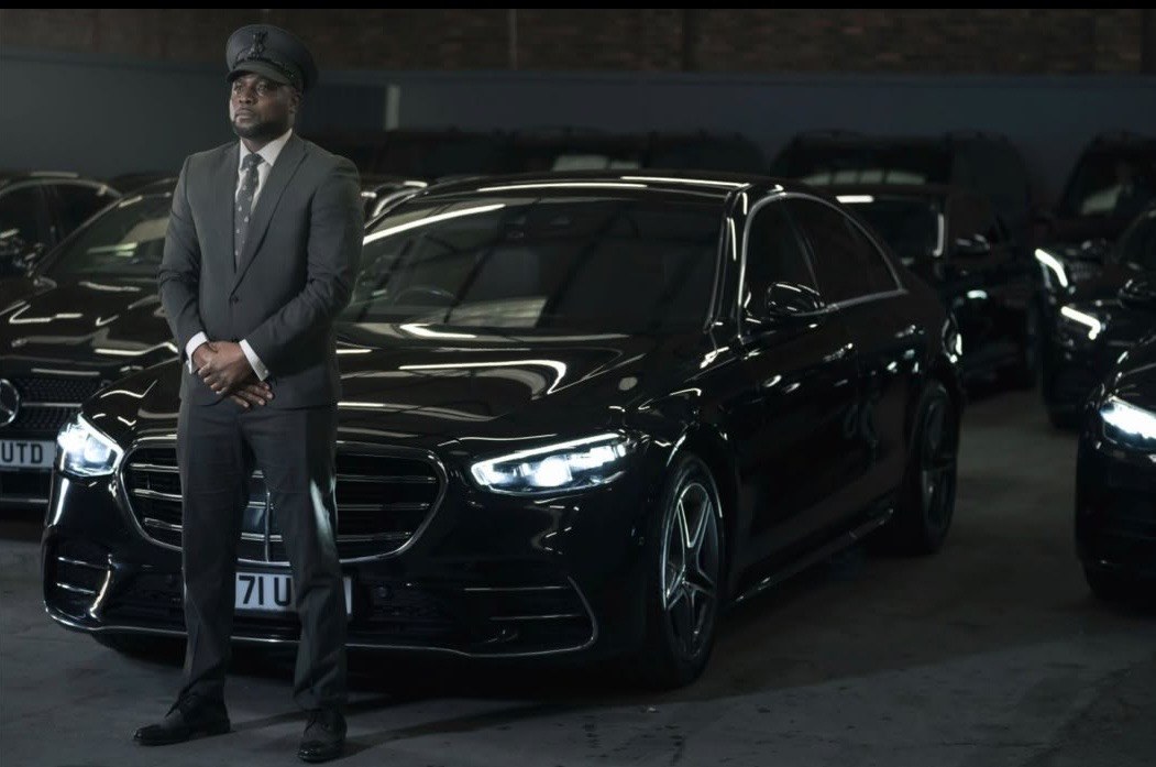 MDS Arabama chauffeur with the black Mercedes S-Class fleet